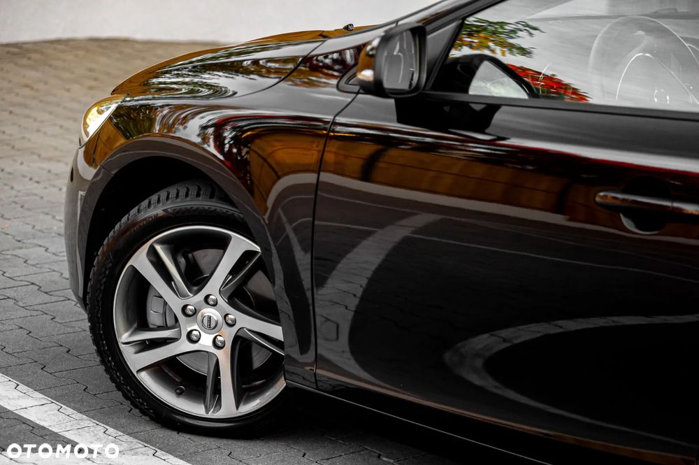 Volvo V40 D4 Drive-E Momentum - 9