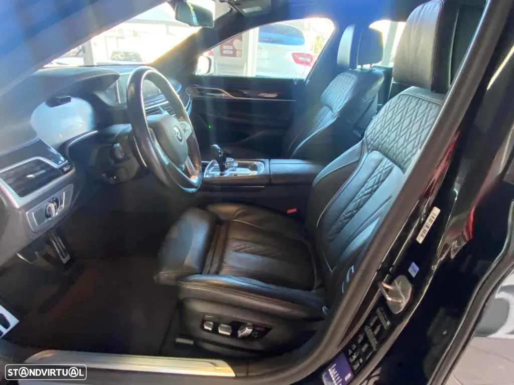 BMW 740 d xDrive Pack M Auto - 25