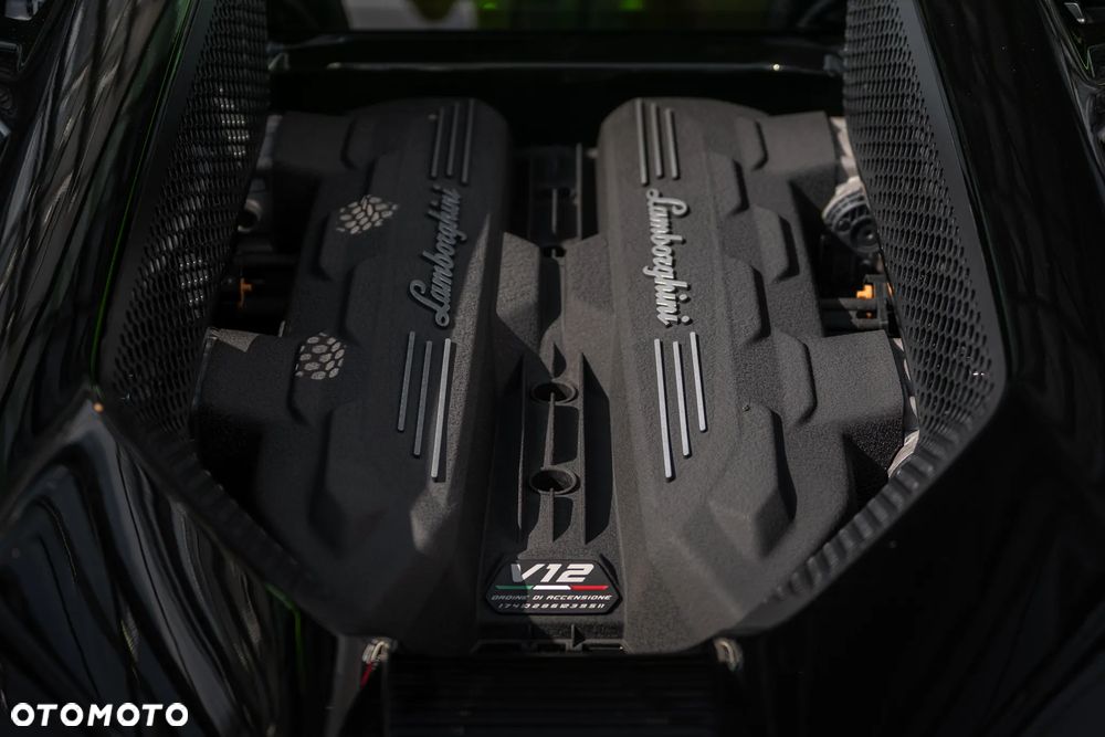 Lamborghini Revuelto - 30