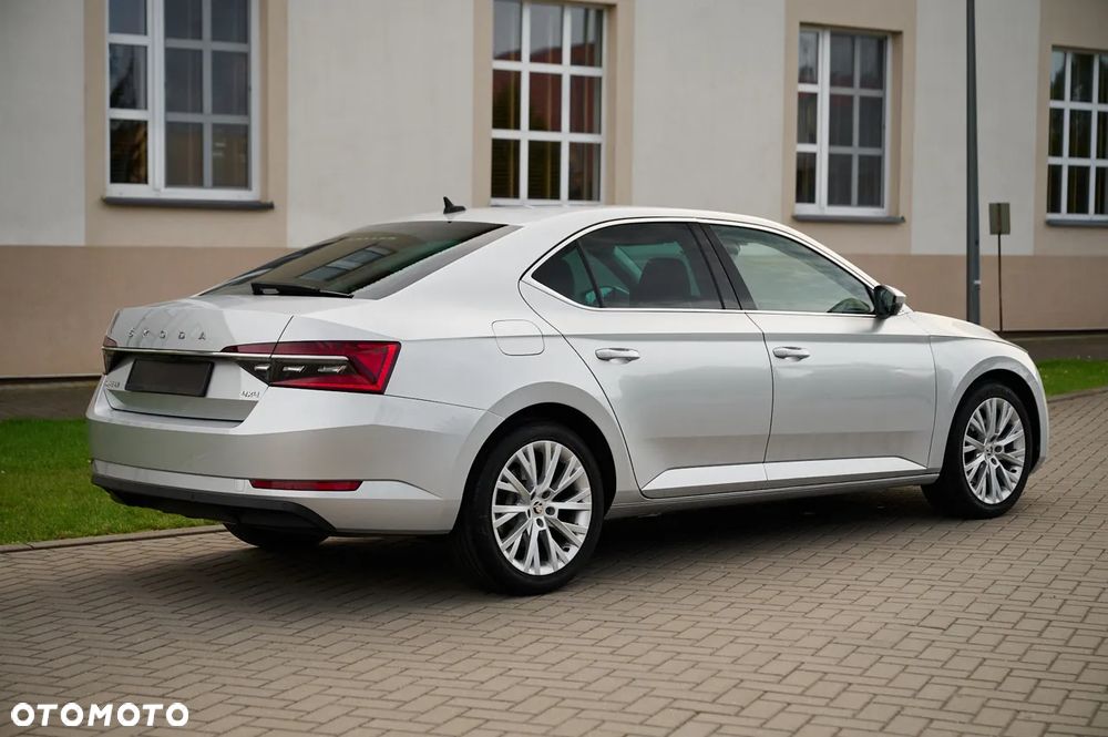 Skoda Superb 2.0 TDI SCR 4x4 Style DSG - 13