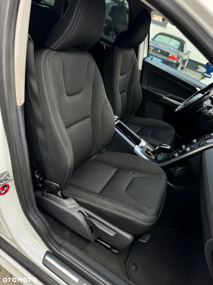 Volvo XC 60 D4 Geartronic Kinetic - 23