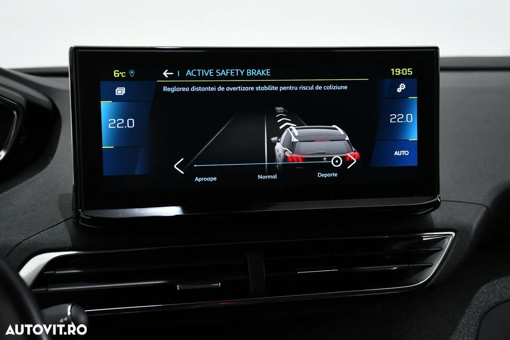 Peugeot 3008 225 e-EAT8 Allure - 26
