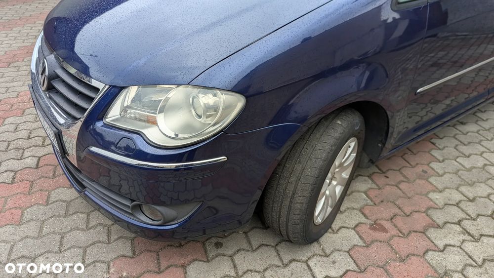 Volkswagen Touran 2.0 TDI DPF Highline - 6