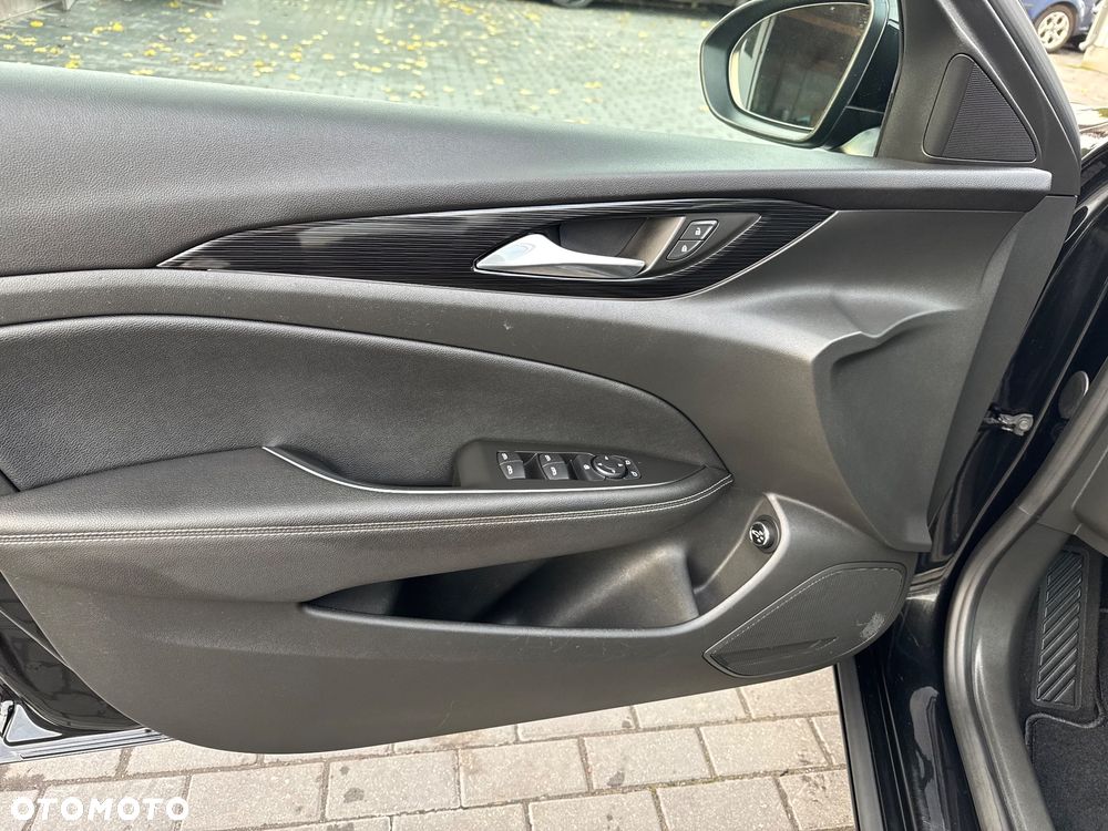 Opel Insignia - 29