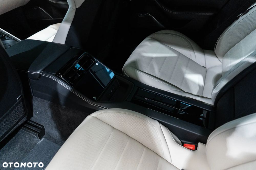Porsche Panamera Turbo S E-Hybrid PHEV - 16