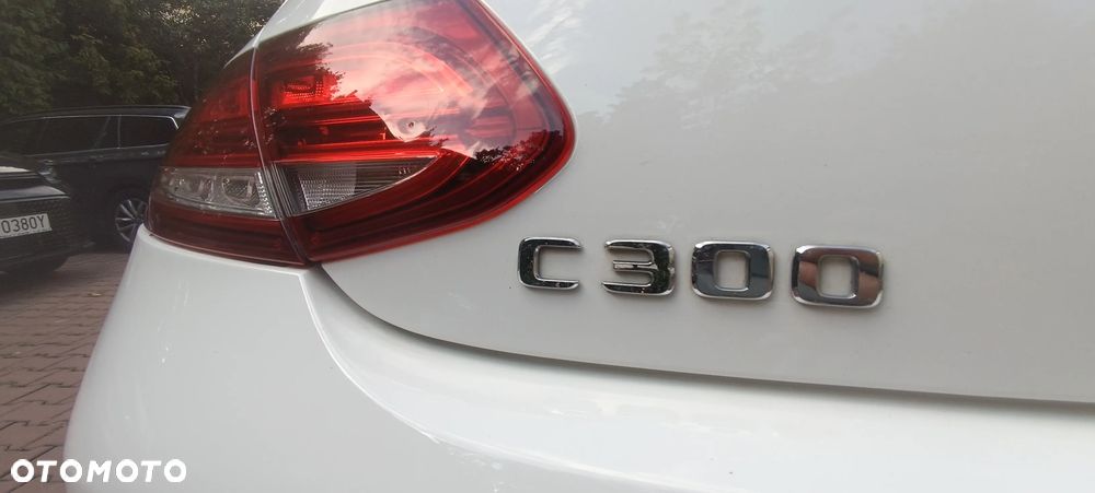 Mercedes-Benz Klasa C 300 9G-TRONIC - 25