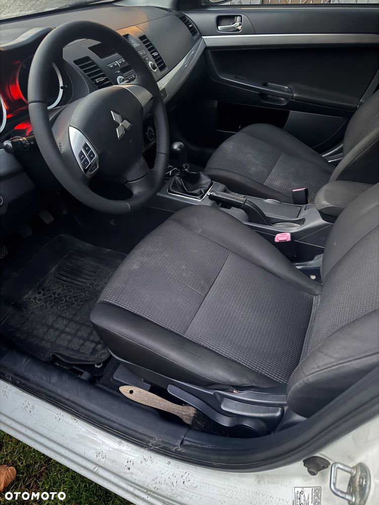 Mitsubishi Lancer - 7