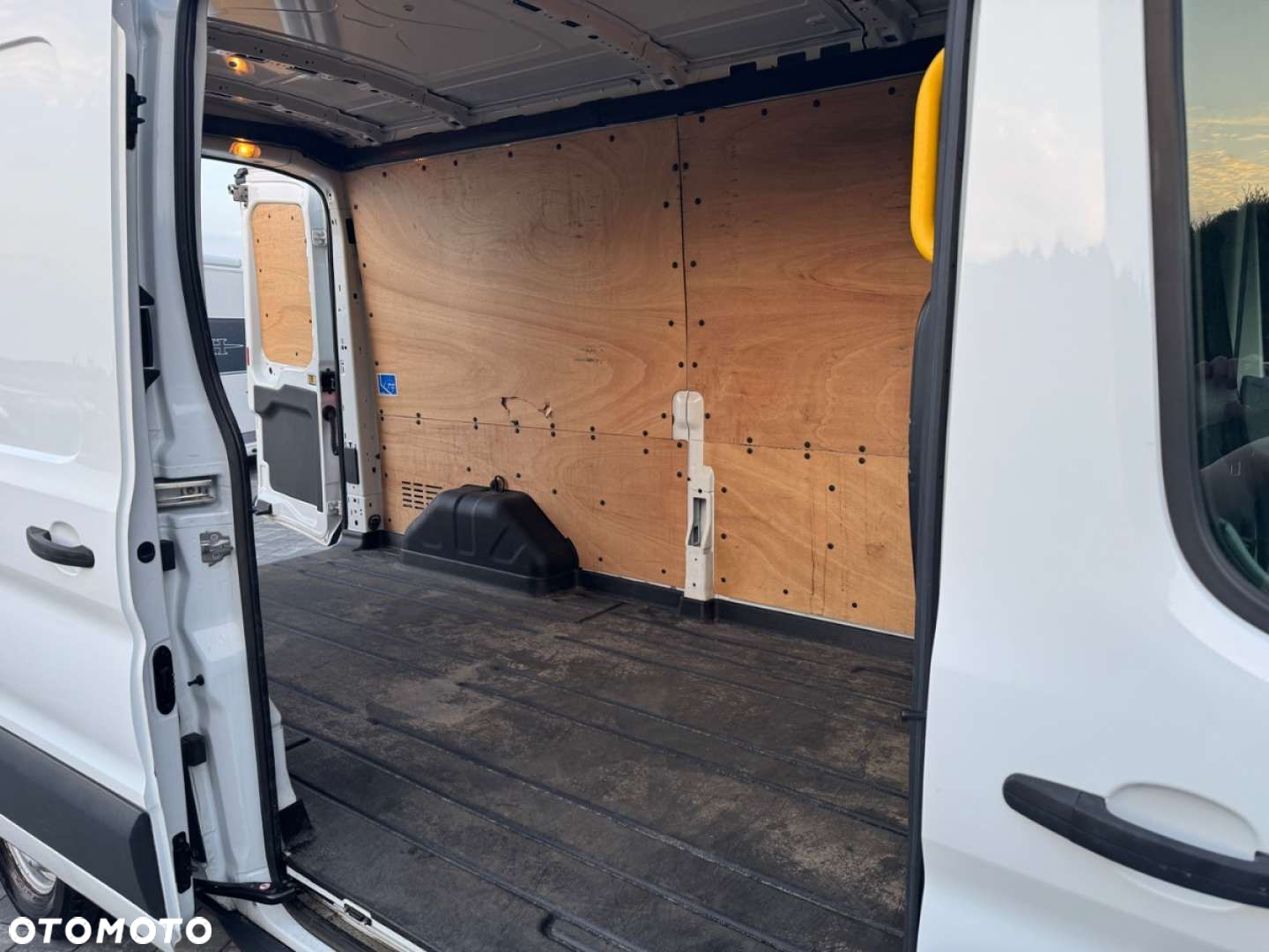 Ford Transit - 9