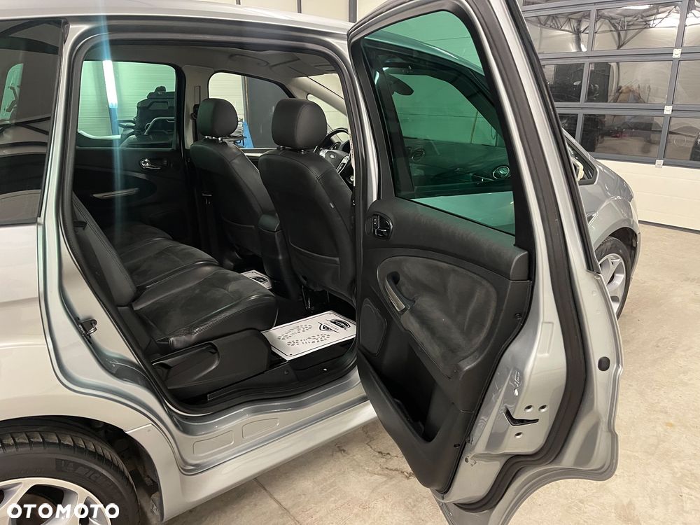 Ford S-Max - 16