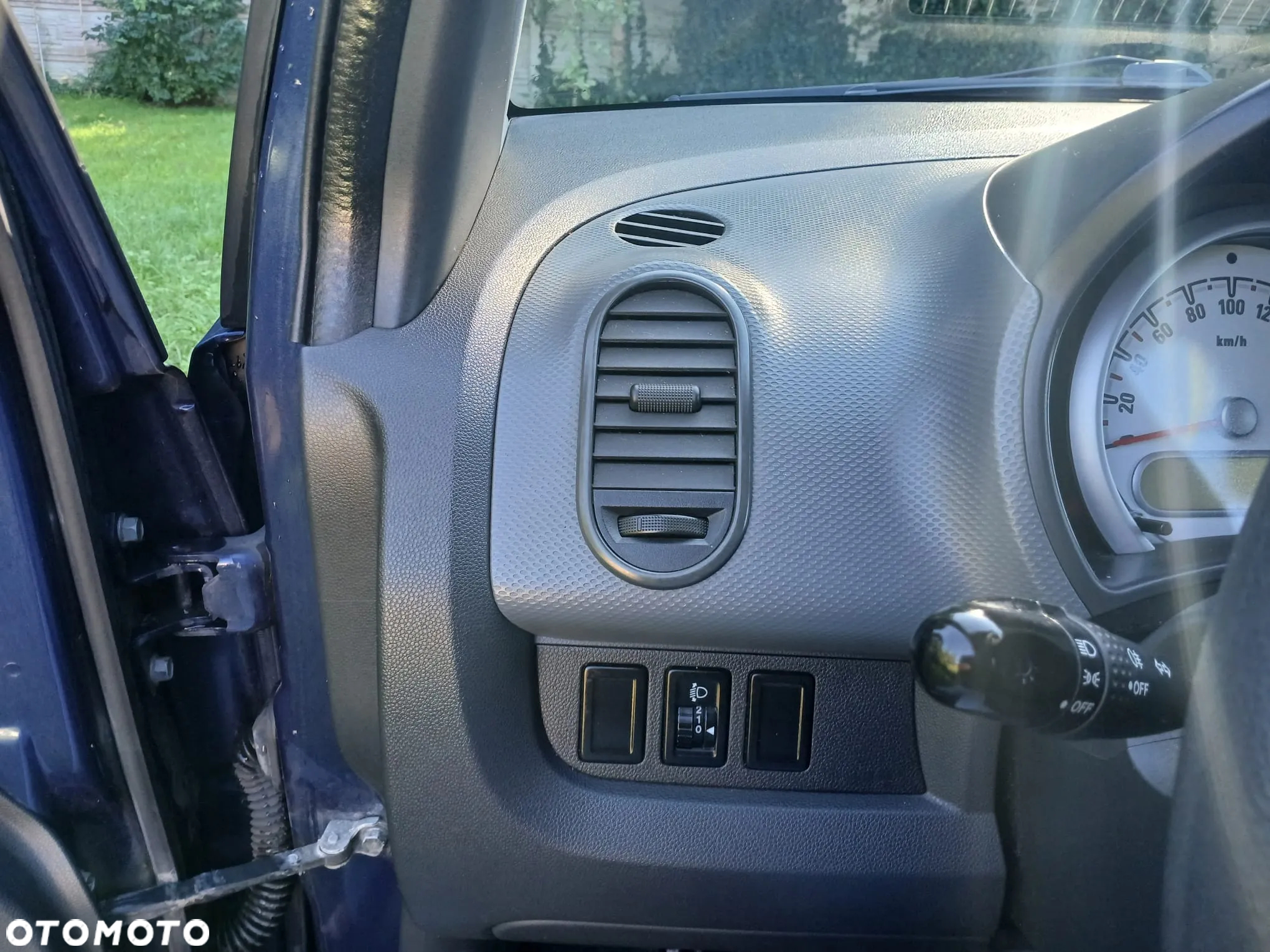 Opel Agila 1.0 - 12