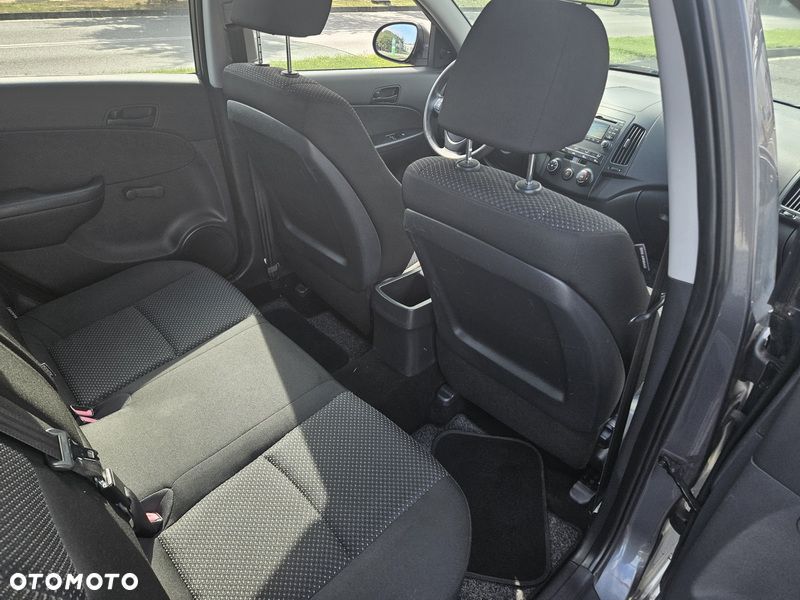 Hyundai i30 1.6 Comfort - 9