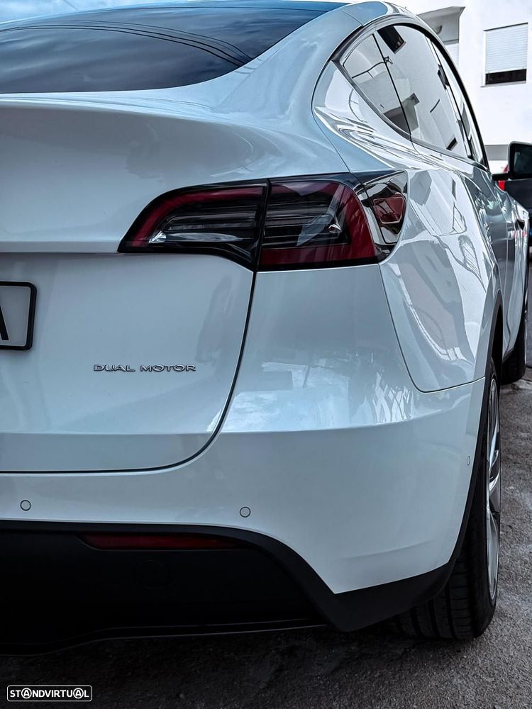 Tesla Model Y Long Range Tração Integral — fotografia 17