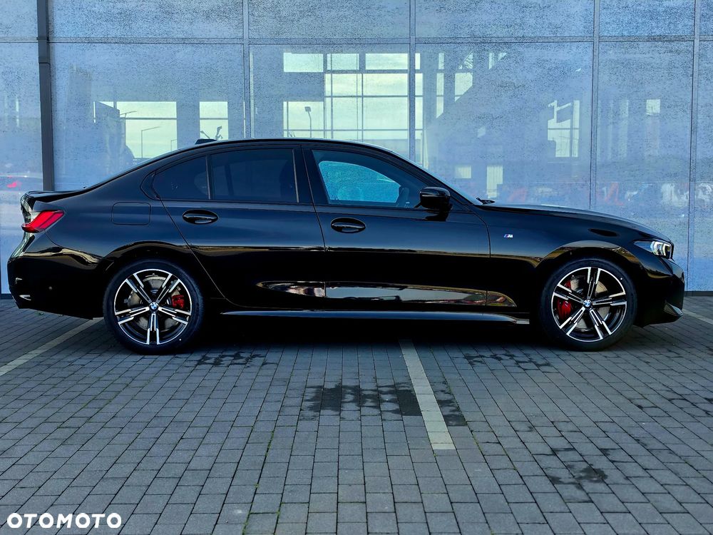 BMW Seria 3 330i xDrive M Sport - 9