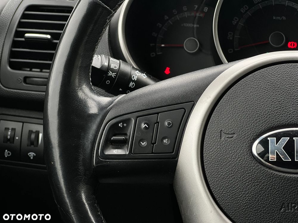Kia Venga - 17