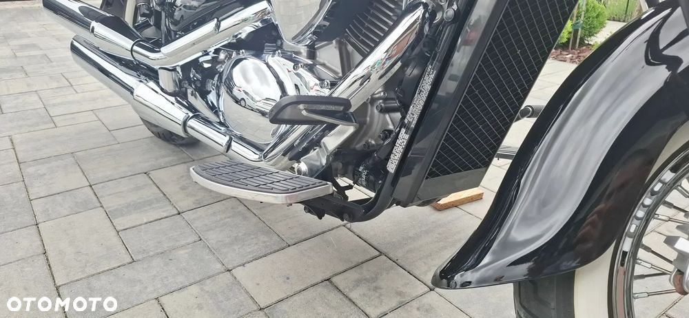 Suzuki VL 800 Volusia - Boulevard C50 - 12