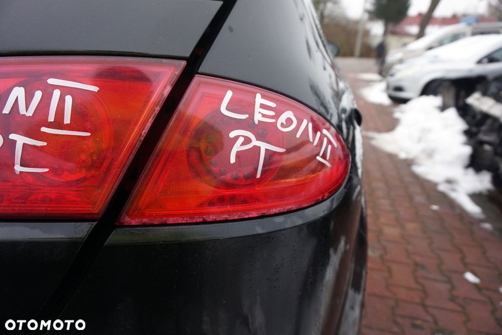 LAMPA TYLNA PRAWA LEON II 1P1 LIFT 5D HB  SEAT 2009-2012 - 3