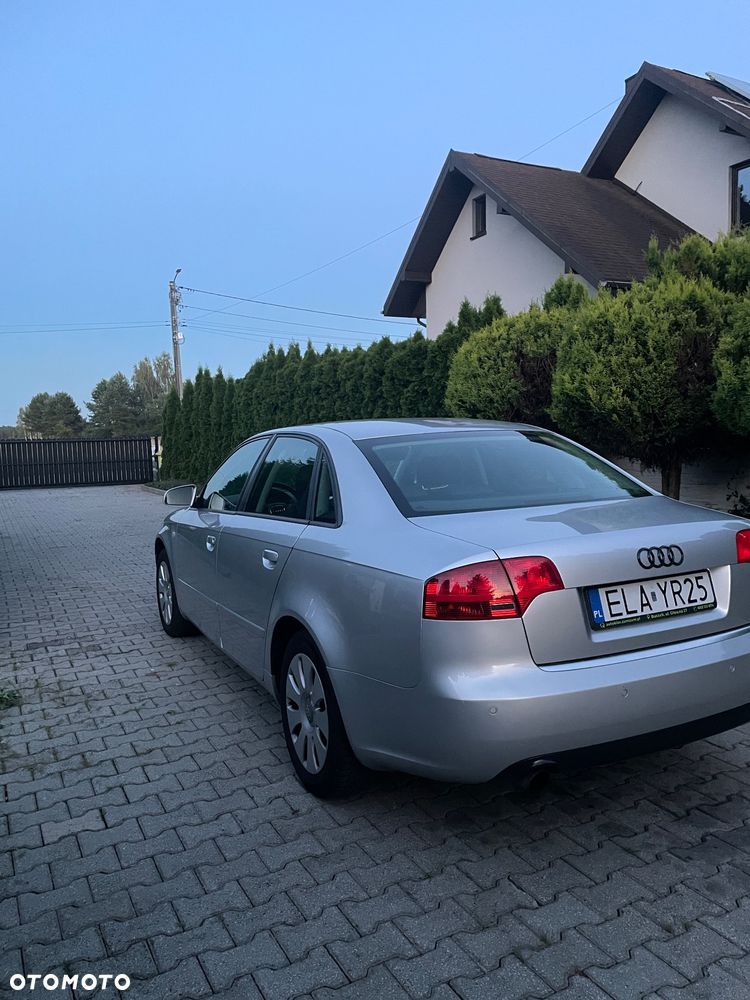 Audi A4 Limousine 2 - 6