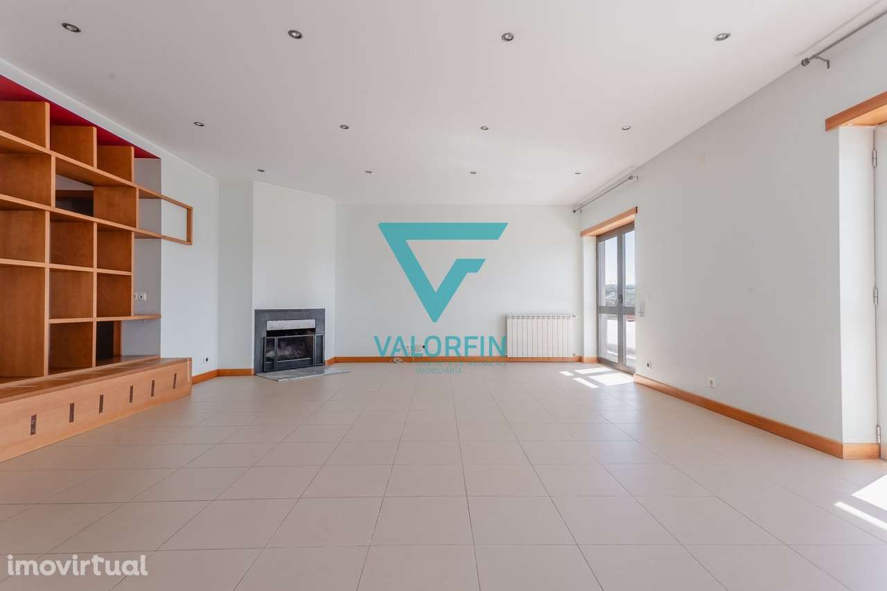 APARTAMENTO T3 com vista para o Mosteiro da Batalha - Grande imagem: 3/24