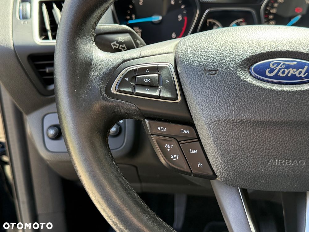 Ford Kuga 2.0 TDCi FWD Titanium Plus - 27