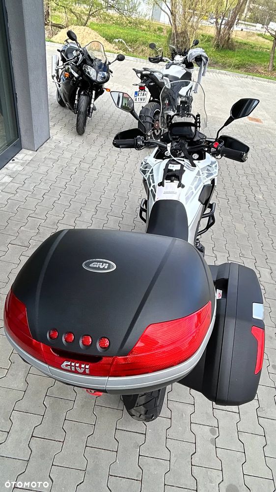 Honda CB - 16