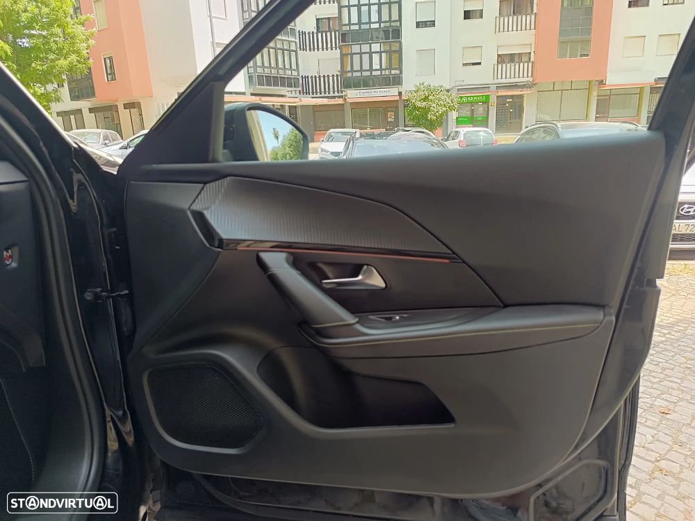 Peugeot e-2008 GT Pack - 31