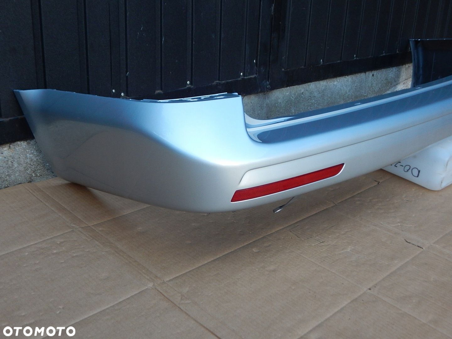 VW T6 T6.1 CARAVELLE zderzak tył tylny srebrny LA7W DRZWI SKRZYDEŁKA IGŁA - 3