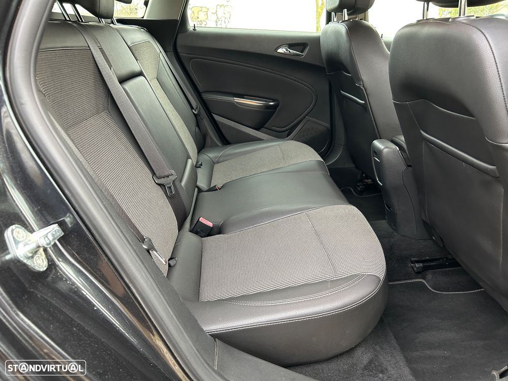 Opel Astra Sports Tourer - 20