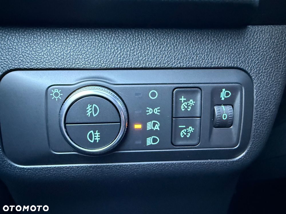 Ford Kuga 2.0 EcoBlue Hybrid ST-LINE X - 28