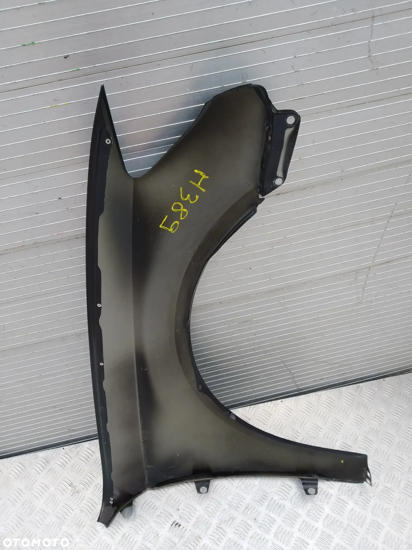 F359/H12/H374/H389 LEWY BŁOTNIK AUDI A3 8V0 8V - 13