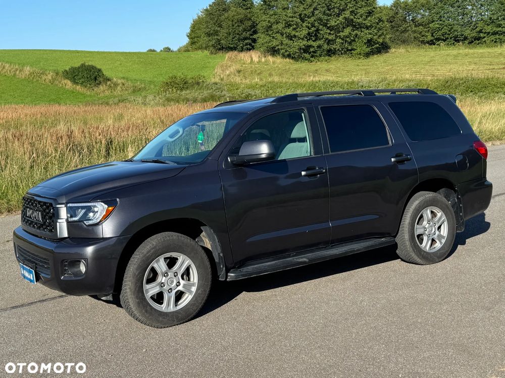 Toyota Sequoia - 4