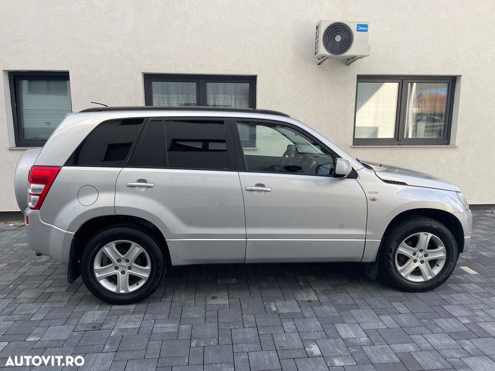 Suzuki Grand Vitara 1.9 DDiS Comfort DPF - 10