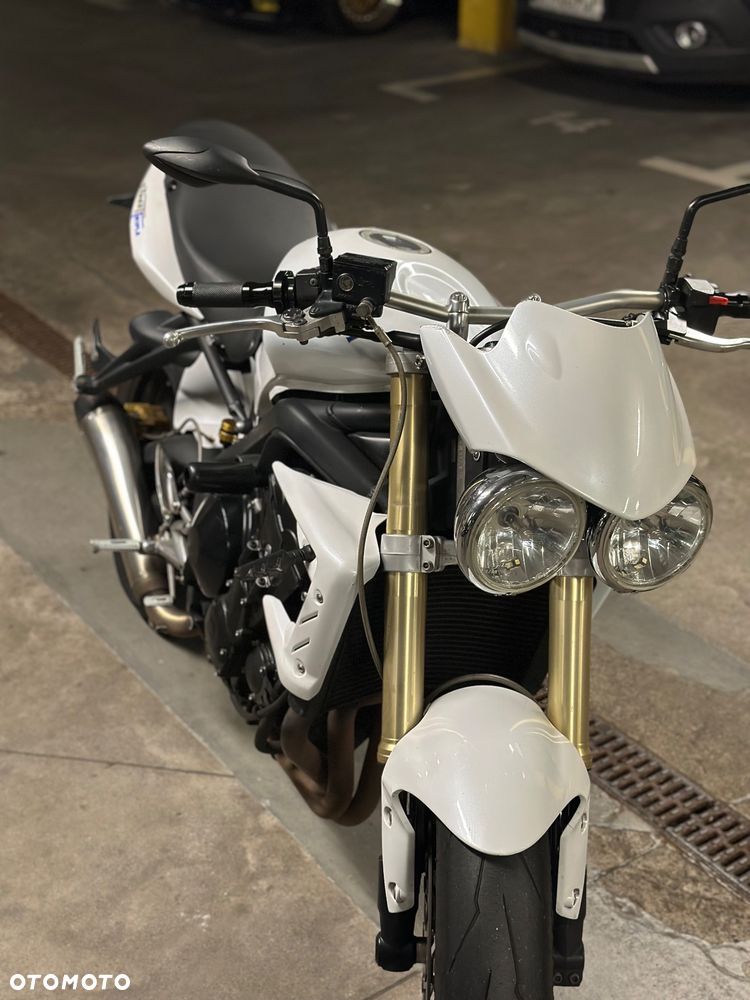 Triumph Street Triple - 4