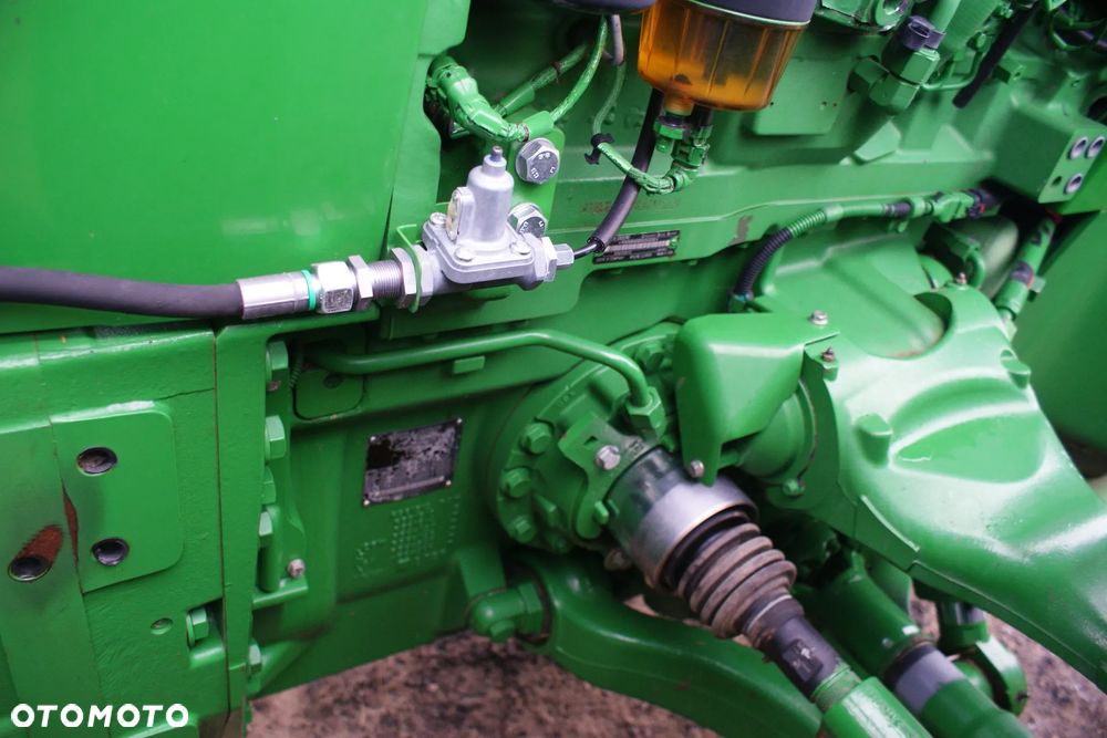 John Deere 8320R - 19