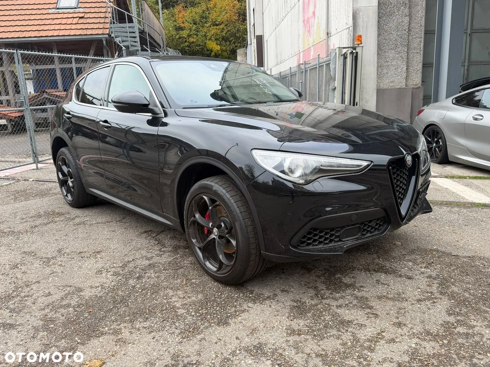 Alfa Romeo Stelvio 2017 photo 2