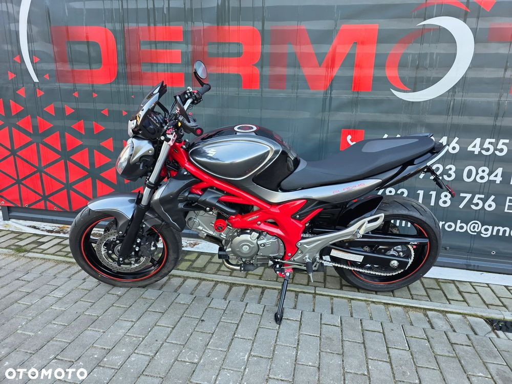 Suzuki Gladius - 5