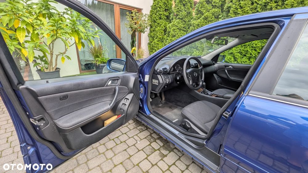 Mercedes-Benz Klasa C 180 T Kompressor Classic - 13