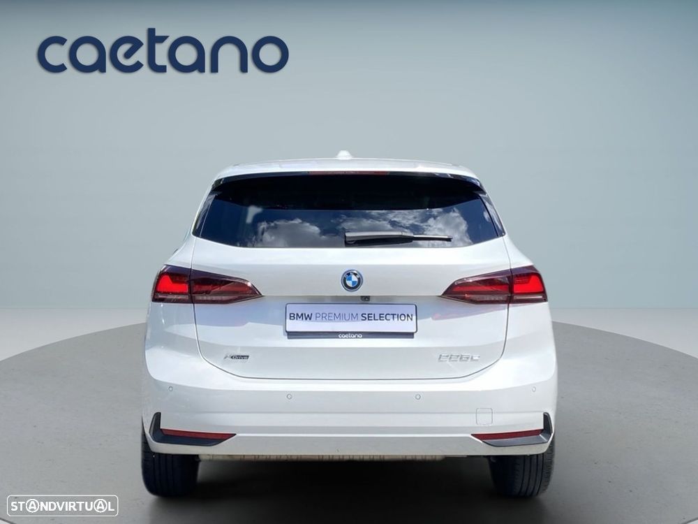 BMW 225 e xDrive — fotografia 20