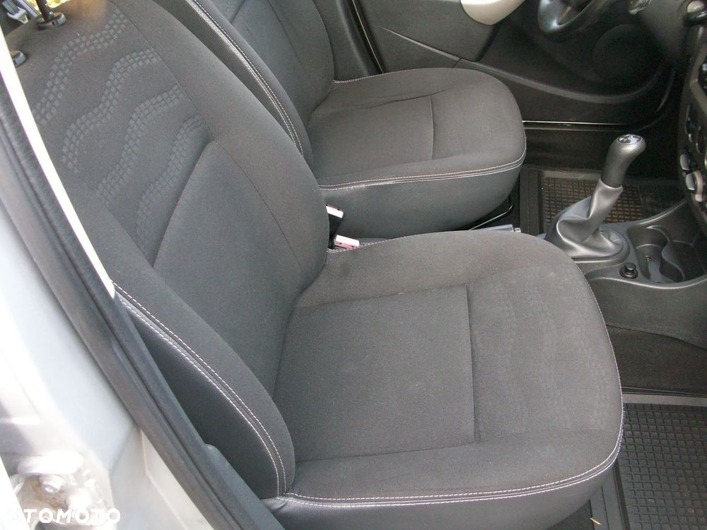 Dacia Sandero Stepway 1.6 - 12