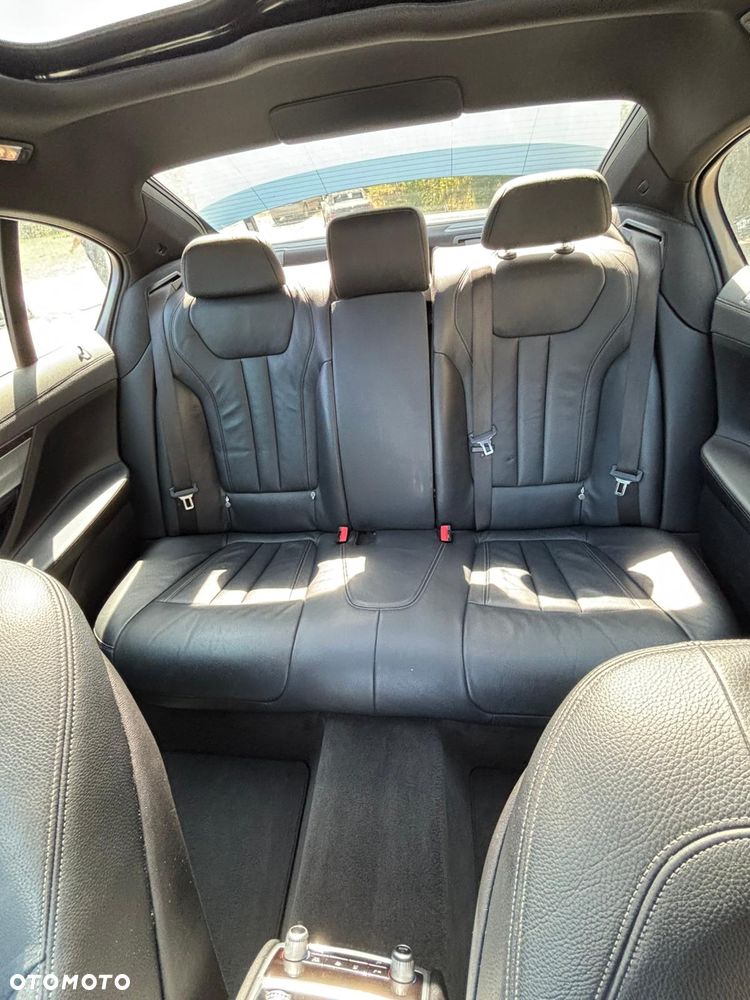 BMW Seria 7 740Li - 29