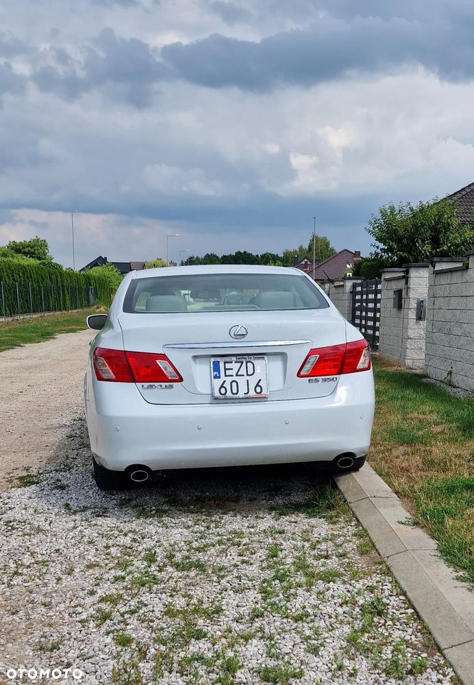 Lexus ES - 3
