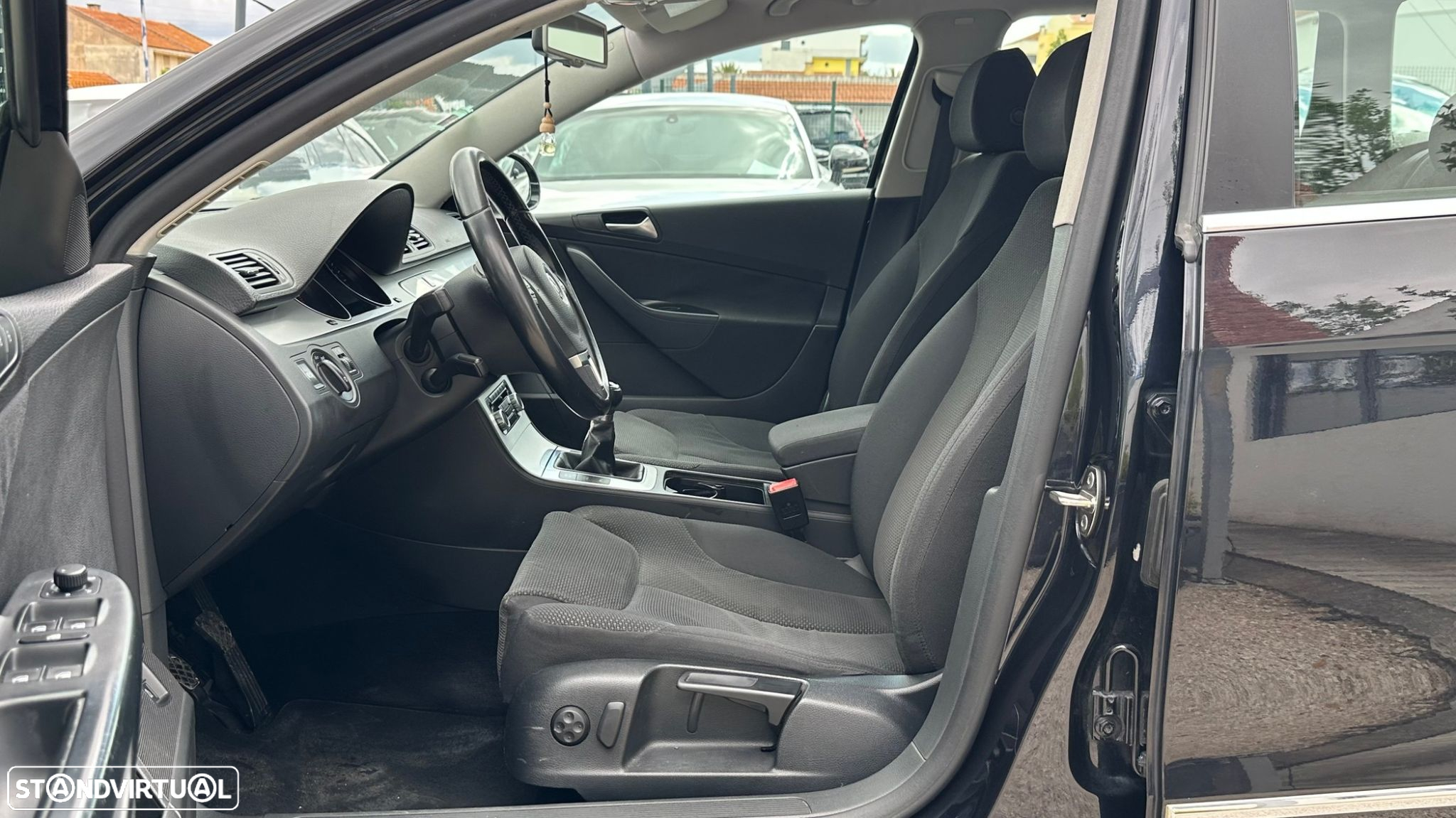VW Passat Variant 2.0 TDi Confortline - 9