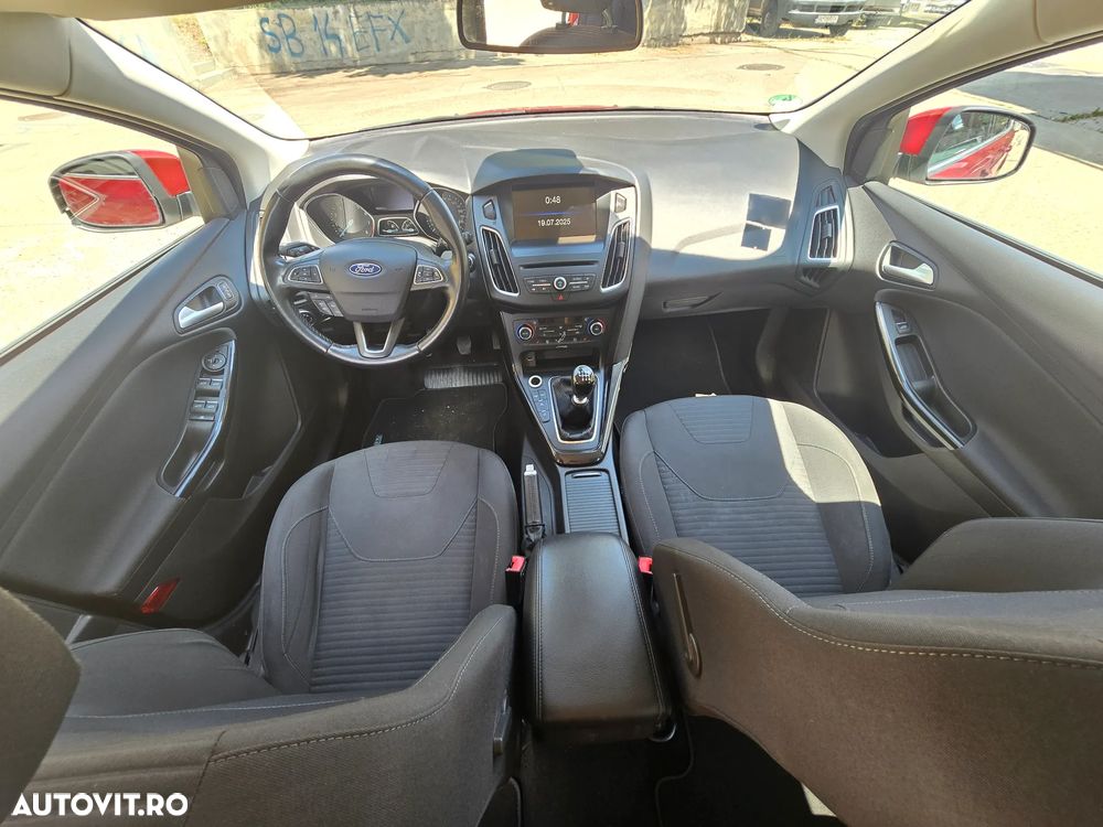 Ford Focus - 8