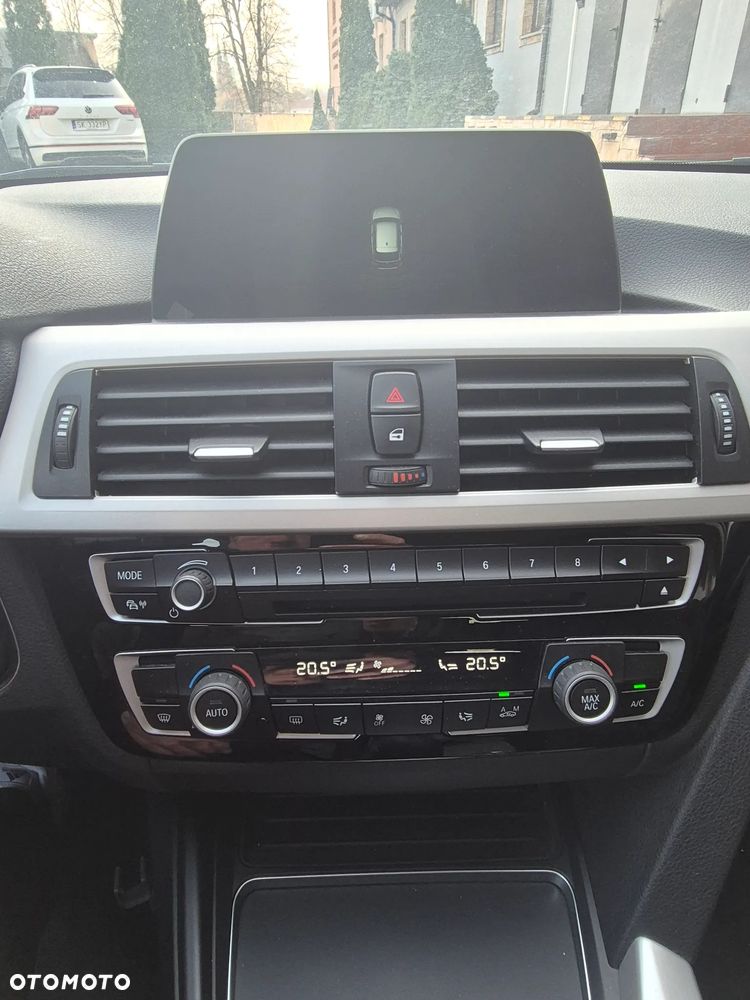 BMW Seria 3 318d Edition Luxury Line Purity - 22