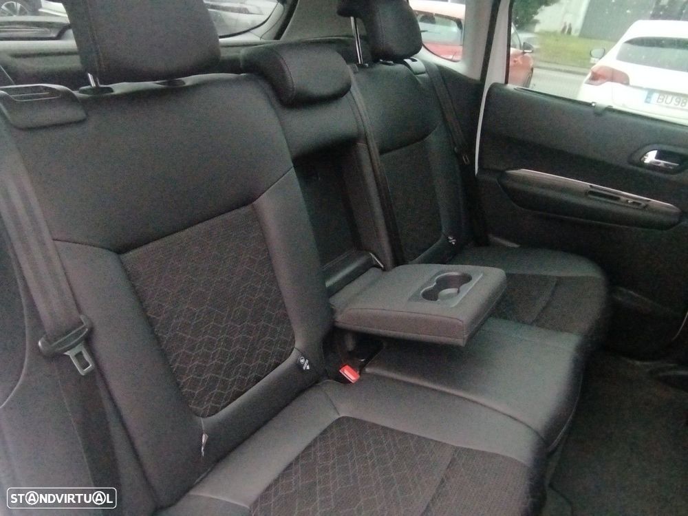 Peugeot 3008 1.2 PureTech Allure - 32