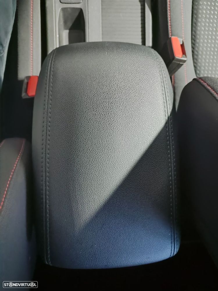 Ford Focus 1.0 EcoBoost ST-Line - 37