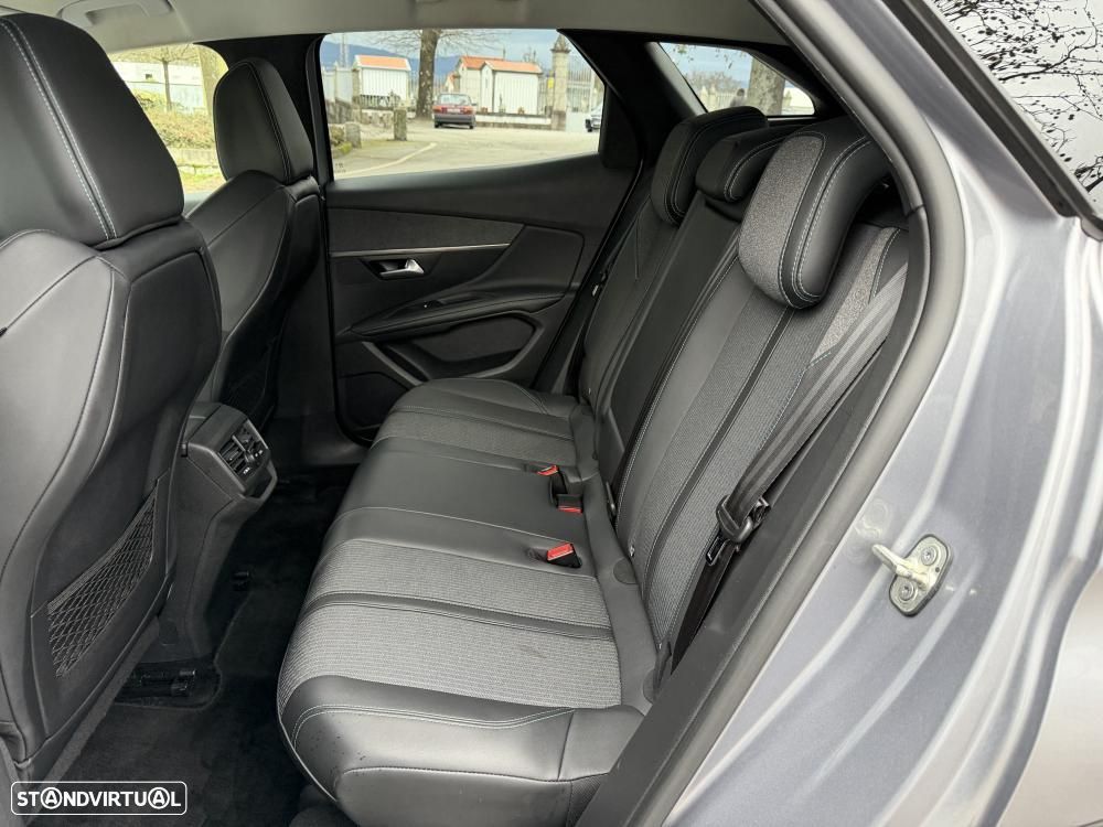 Peugeot 3008 1.2 PureTech Allure Pack EAT8 - 22