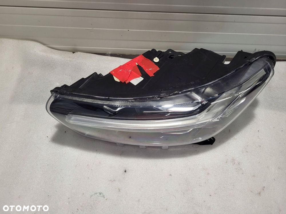 volvo xc40 mid led przód strona lewa 31655988 - 2