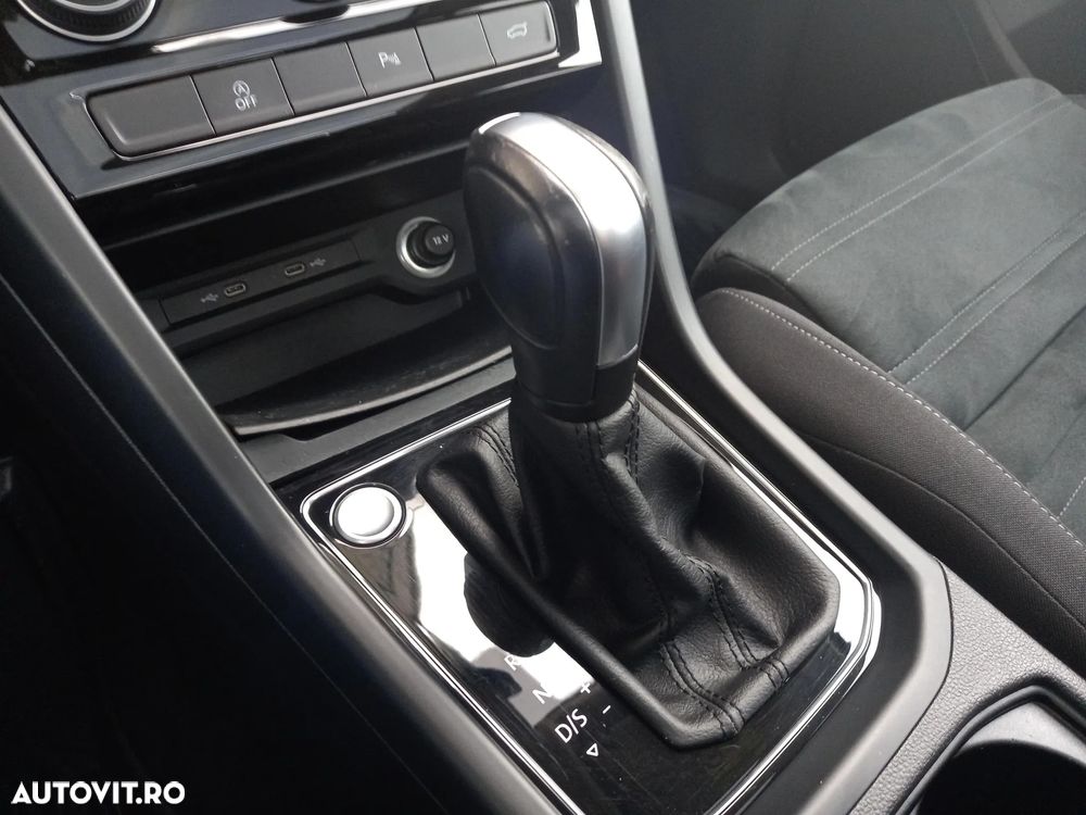 Volkswagen Touran - 18