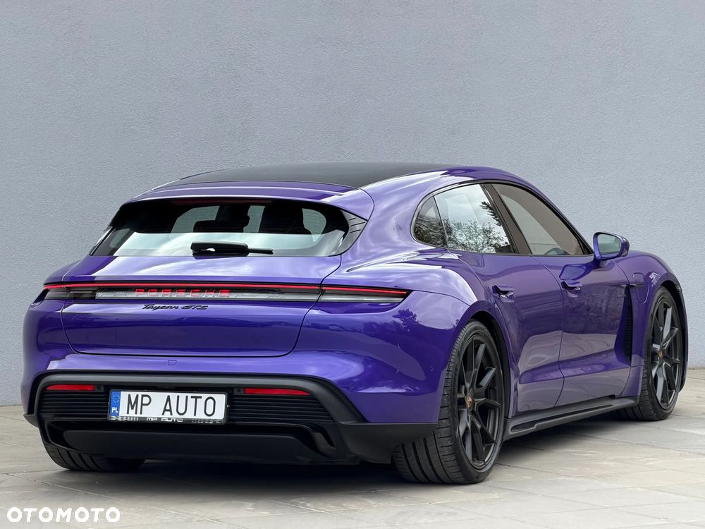 Porsche Taycan - 7