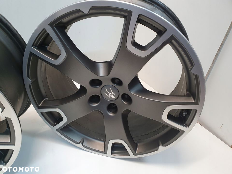 FELGI MASERATI LAVENTE 9JX20H2 ET40,5 5X114,3 - 8